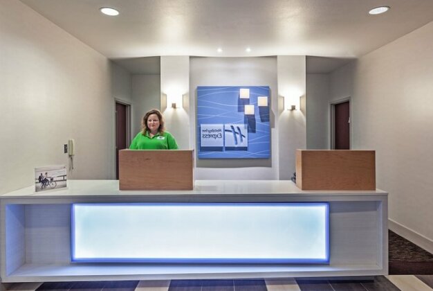 Holiday Inn Express Hotel and Suites Shreveport South Park Plaza - Photo4