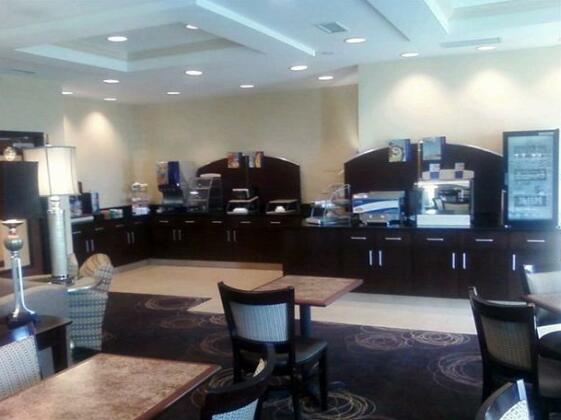 Holiday Inn Express & Suites Sidney - Photo3