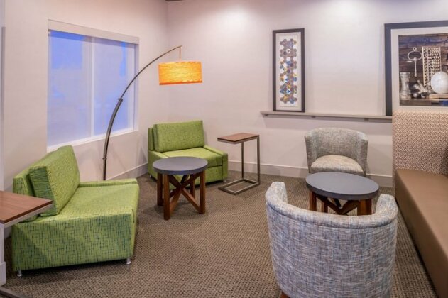 Holiday Inn Express Sierra Vista - Photo4