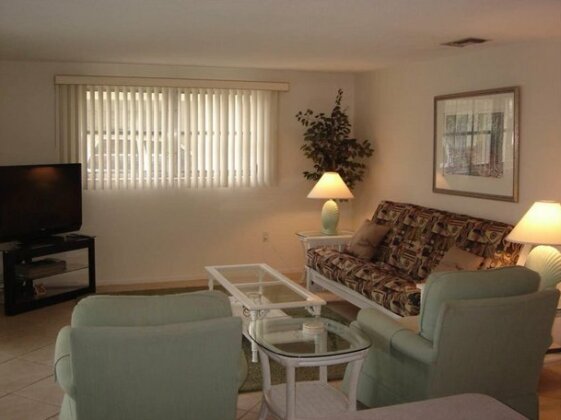 Island House Beach Resort 15S - Photo4