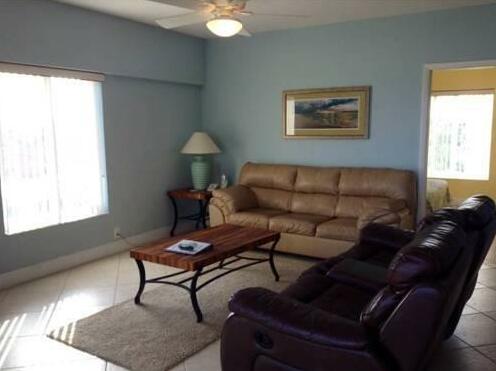 Island House Beach Resort 16 - Photo2
