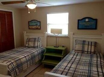 Island House Beach Resort 24 - Photo3