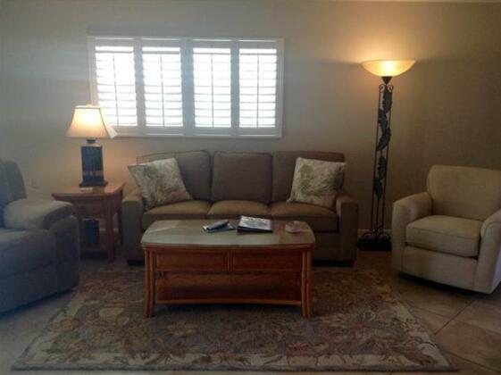 Island House Beach Resort 28 - Photo3