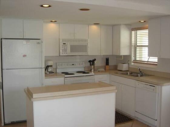 Island House Beach Resort 32 - Photo2