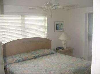 Island House Beach Resort 36 - Photo3