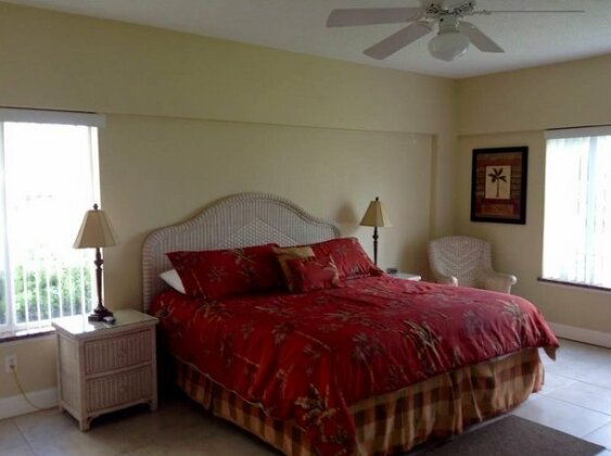 Island House Beach Resort 9 - Photo2
