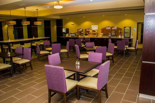 Holiday Inn Express and Suites Sikeston - Photo4