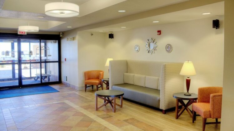 Holiday Inn Express & Suites Sioux Center - Photo2