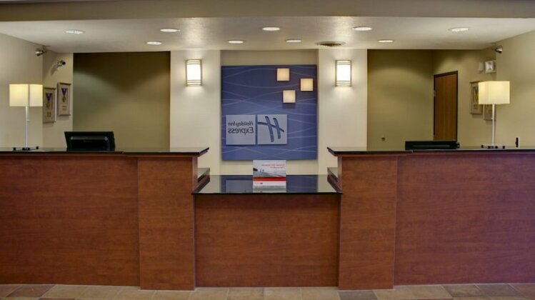 Holiday Inn Express & Suites Sioux Center - Photo3