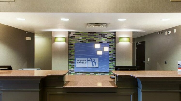 Holiday Inn Express Hotel & Suites Sioux Falls-Brandon - Photo4