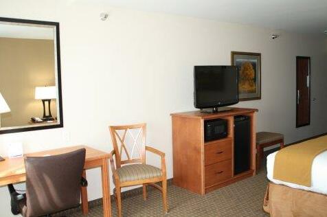Holiday Inn Express & Suites Sioux Falls Southwest - Photo4