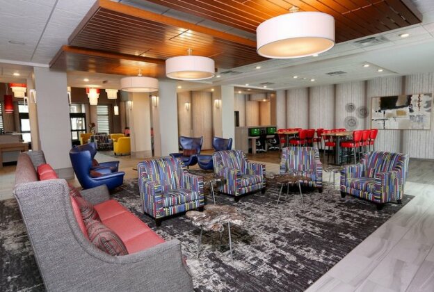 Holiday Inn Hotel & Suites Sioux Falls - Airport - Photo4