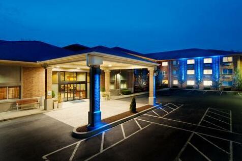 Holiday Inn Express & Suites Smithfield - Providence - Photo3