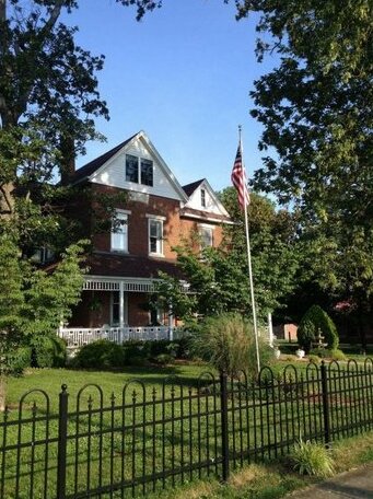 Victorian House Bed & Breakfast - Photo2