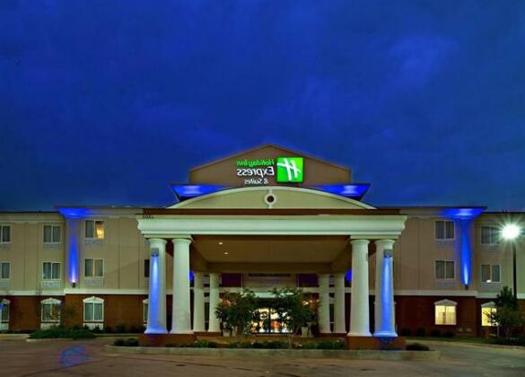 Holiday Inn Express and Suites Snyder
