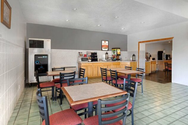 Econolodge Inn & Suites Socorro - Photo4