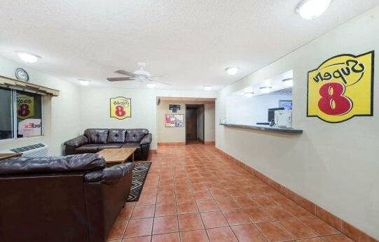 Super 8 by Wyndham Socorro - Photo3