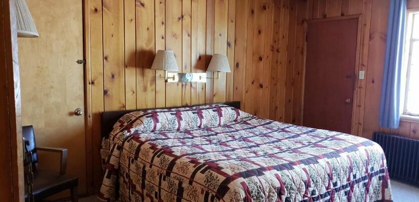 Caribou Lodge and Motel - Photo4
