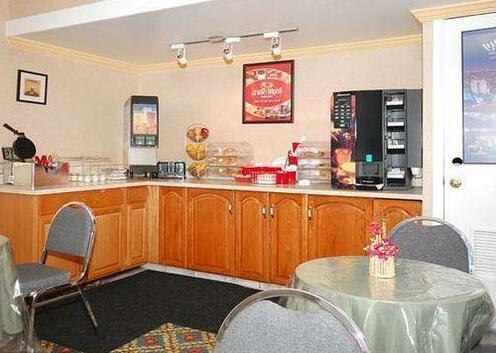 Economy Motel Inn and Suites Somers Point - Photo4