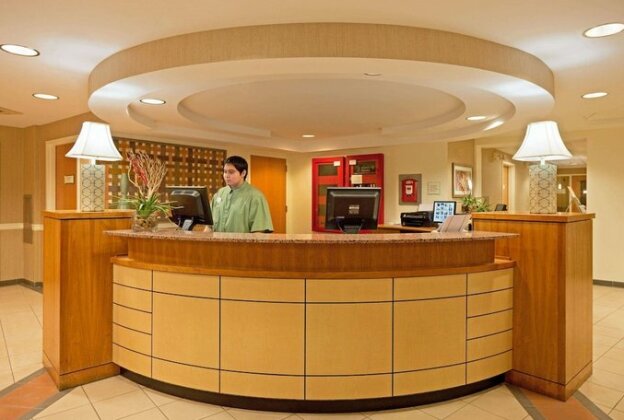 La Quinta Inn & Suites Boston Somerville - Photo4