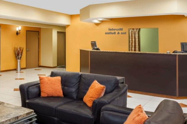Microtel by Wyndham South Bend Notre Dame University - Photo2
