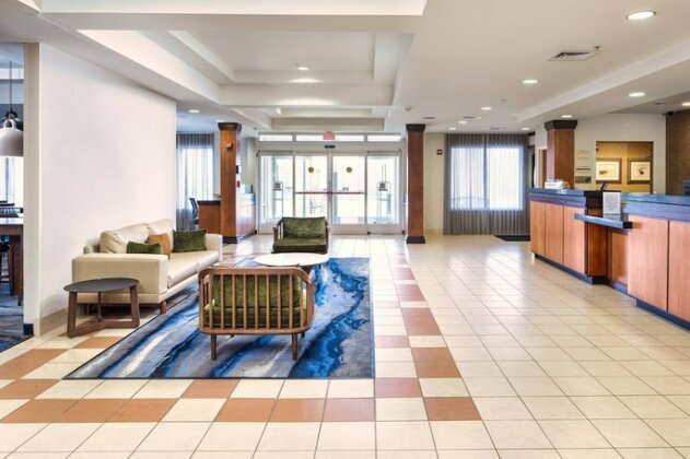 Fairfield Inn and Suites by Marriott South Boston - Photo3
