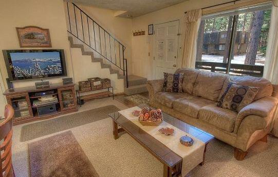 Fantastic Condo Only a Few Blocks From Heavenly Ski Resort by RedAwnin - Photo3