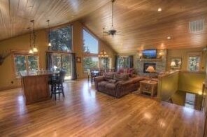South Lake Tahoe 4 Br Home Private Hot Tub Game Room Lta 8092 - Photo2