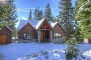 South Lake Tahoe 4 Br Home Private Hot Tub Game Room Lta 8092