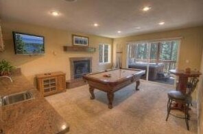 South Lake Tahoe 4 Br Home With Game Room Lta 8033 - Photo4