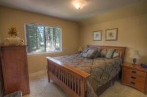 South Lake Tahoe 4 Br Home With Game Room Lta 8033 - Photo5