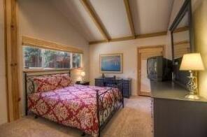 South Lake Tahoe - 4 BR Pet Friendly Home with Fenced Yard - LTA 8096 - Photo4