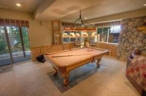 South Lake Tahoe 6 Br Home Private Hot Tub Game Room Lta 8113 - Photo3