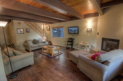 Upscale A frame Cabin with Lots of Space and Hot Tub - Photo5
