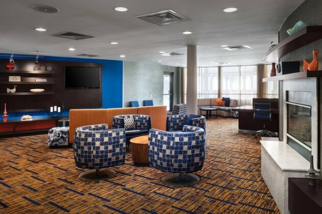 Courtyard by Marriott Portland Airport - Photo2