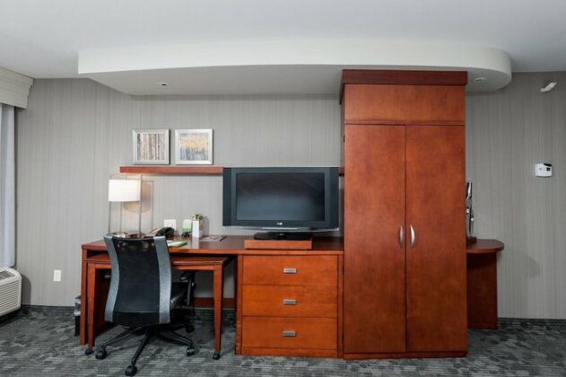 Courtyard by Marriott Portland Airport - Photo5