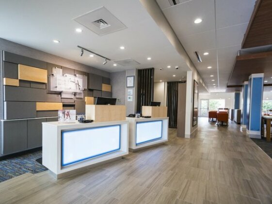 Holiday Inn Express & Suites - Southaven Central - Memphis - Photo3