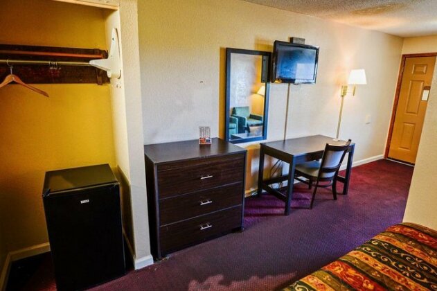 Southern Inn & Suites - Photo2