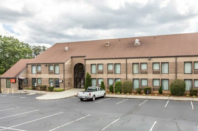 Econo Lodge & Suites Southern Pines - Photo3