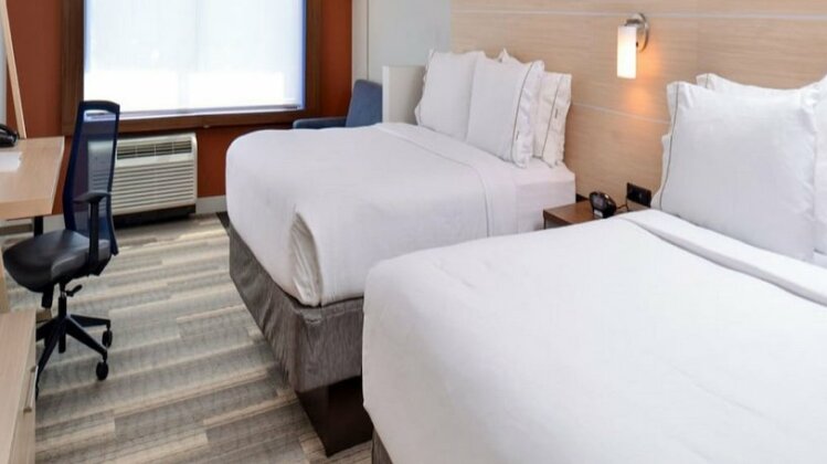 Holiday Inn Express & Suites - Southgate - Detroit Area - Photo5
