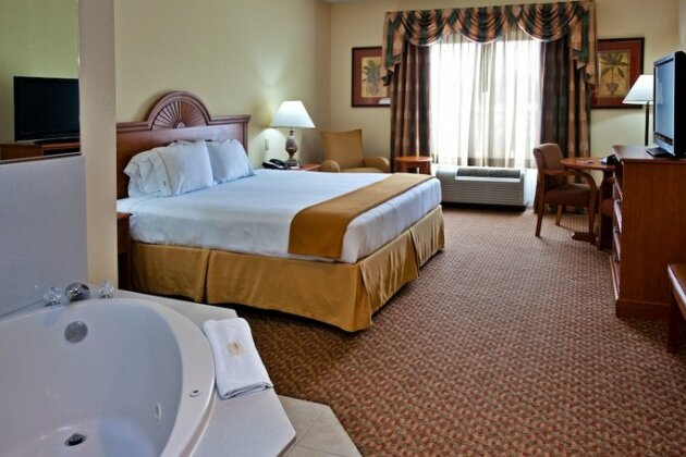 Holiday Inn Express Hotel & Suites Spring Hill - Photo5