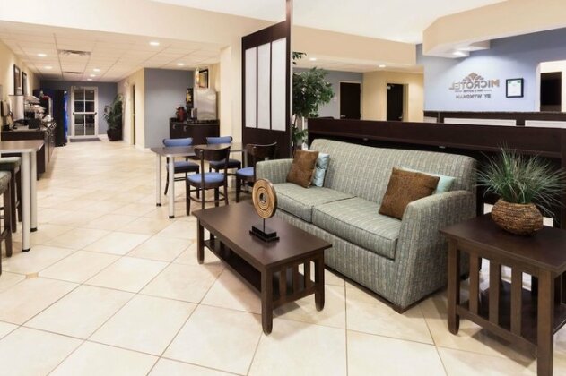 Microtel Inn & Suites by Wyndham Spring Hill Weeki Wachee - Photo2