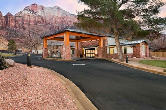 Best Western Plus Zion Canyon Inn & Suites - Photo2