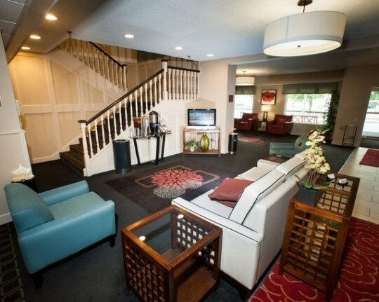 Northfield Inn Suites and Conference Center - Photo4