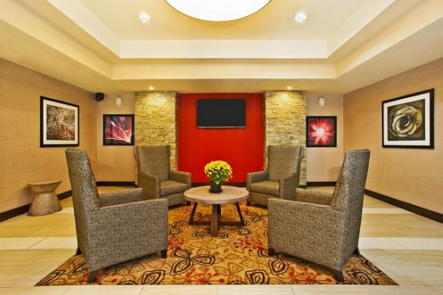 Holiday Inn Express & Suites Springfield - Photo3