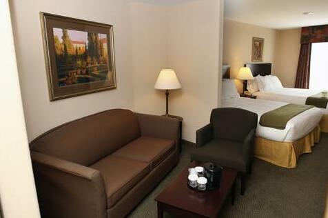 Holiday Inn Express and Suites Springfield Medical District - Photo5