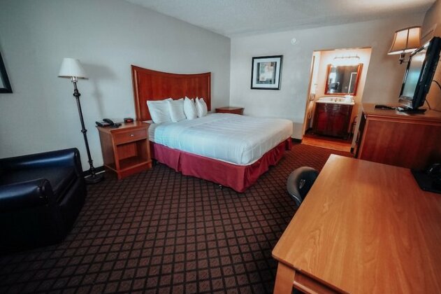 Lamplighter Inn and Suites - North - Photo2
