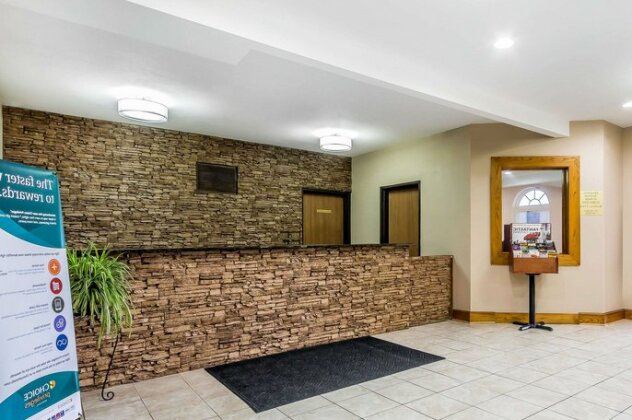 Quality Inn & Suites Chesterfield Village - Photo4