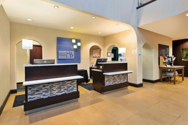 Holiday Inn Express & Suites Southport - Oak Island Area - Photo5