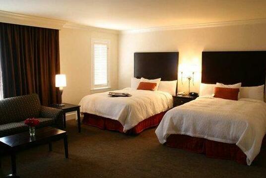 Hampton Inn & Suites Stamford - Photo5